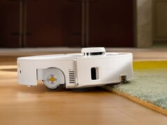 Roborock’s Qrevo Curv 2 Flow robot vacuum