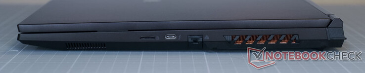 microSD Card Reader; USB-C 3.2 Gen2×1 (DisplayPort 1.4, Thunderbolt 4); RJ45 port (LAN)