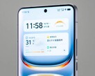 The iQOO 13 features a flat OLED display with narrow edges. (Image source: Whylab)