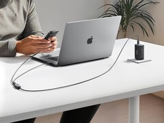 The Anker 2-in-1 USB-C to USB-C Cable (180 cm, 140W, Braided) has arrived at Amazon Germany. (Image source: Anker)