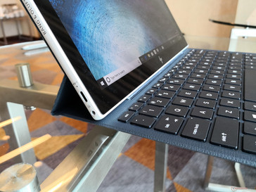 Envy x2 Intel. Keyboard base set to its minimum preset angle. Note that the keyboard base must be flat at all times