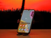 Samsung Galaxy M15 5G smartphone review – AMOLED, a wide-angle camera and a huge battery for under US$200