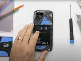 The Fairphone 5 is simple to disassemble. Spare parts are affordable too. (Image source: JerryRigEverything)