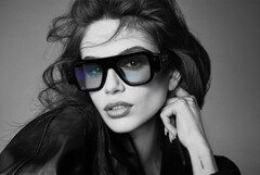 Snapchat's latest AR glasses feature a built-in display.