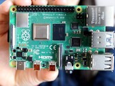 Raspberry Pi: Turn the popular single-board computer into an ad blocker. Image source: Estefannie Explains It All)