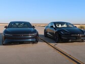 The ultimate electric dedan face-off: $250,000 Lucid Air takes on $111,000 Tesla Model S Plaid. (Image source: Edmunds Cars via YouTube)