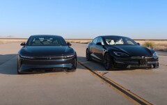 The ultimate electric dedan face-off: $250,000 Lucid Air takes on $111,000 Tesla Model S Plaid. (Image source: Edmunds Cars via YouTube)