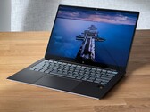 HP's OmniBook X 14, here in the Meteor Silver colorway, has a 5-megapixel webcam with IR (Image source: Andreas Osthoff/Notebookcheck)