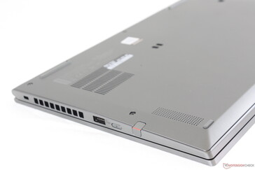 Slightly roughened metal texture is reminiscent of the Yoga C900 series