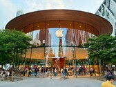Apple Store employees have been accused of enrolling customers in subscription trials without adequately explaining the recurring charges