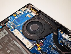 The Latitude 7450 2-in-1 uses a single-fan single-heatpipe combination