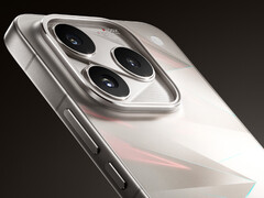The iQOO 16's redesigned back.