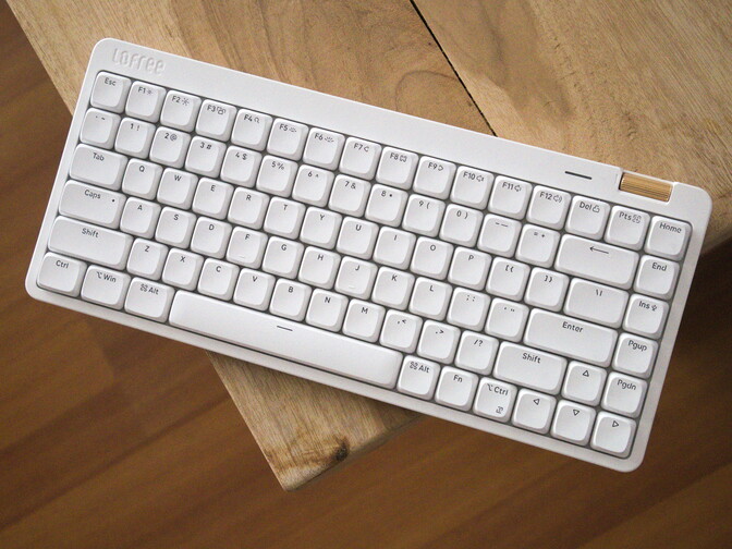 csm_lofree-flow-lite84-hands-