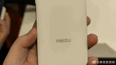 The &quot;Meizu 20 Pro&quot; in the wild. (Source: Leon Angang via Weibo)