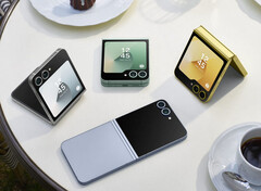 Rumours about Samsung releasing a 'Fan Edition' version of the Galaxy Z Flip have returned. (Image source: Samsung)