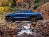 The Silverado EV RST offers 350kW fast charging (image: GM)