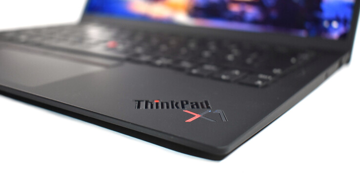 Lenovo ThinkPad X1 Carbon Gen 9 Review: Longer battery runtime with the  Full-HD panel  Reviews