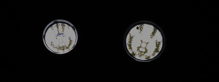 EDC33 (left) and EDC35 (right) with Exposure Control to make the LEDs visible. In High mode, they are all switched on. (photo: Andreas Sebayang/Notebookcheck.com)