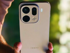 The Oppo Find X9s Pro has two 200MP cameras and one 50MP camera on the back.