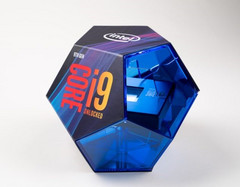 Intel introduces a new package for the mainstream gen 9 CPUs, just like AMD has new packs for the Threadripper series. (Source: Intel)