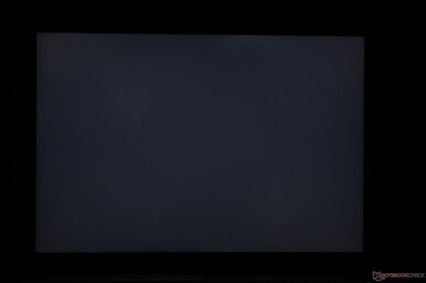 Minimal uneven backlight bleeding