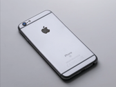 The original iPhone SE and iPhone 6s will not be eligible for iOS 15. (Image source: Shiwa ID)