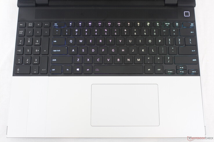 The keyboard and clickpad modules can be rearranged to unusual positions and the system will still recognize them and run normally. Spacers are available for users who want no numpad at all
