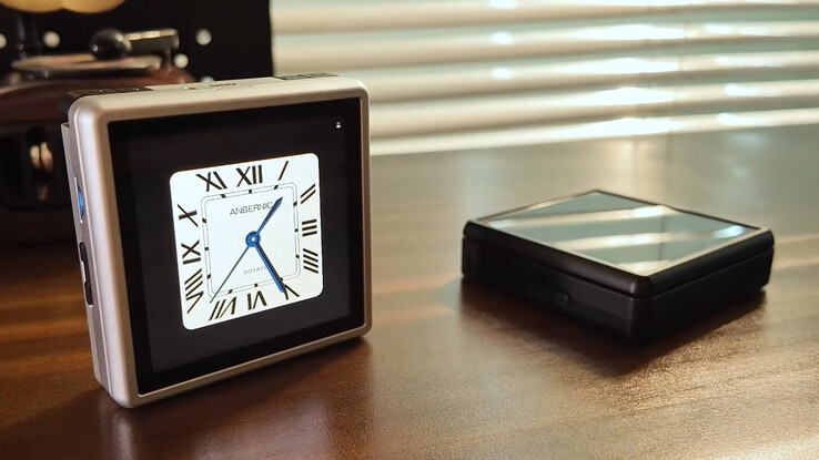 The Anbernic RG Rotate in its two launch colours.
