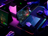 Razer Blade 16 offers dual-mode mini-LED display options. (Image Source: Razer)