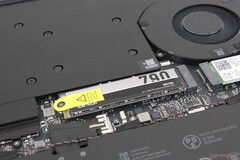 SSD sits next to the vapor chamber cooler and fan in the Blade 16