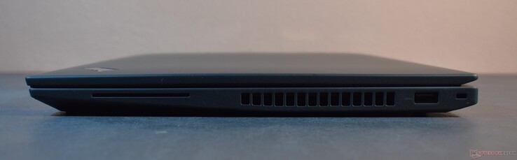 right: Smartcard, USB A 3.1 Gen 1, Kensington Nano Lock Slot