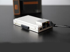 Das ZimaBoard 2 mit dem ZimaBoard 1 im Hintergrund. (Image source: IceWhale)