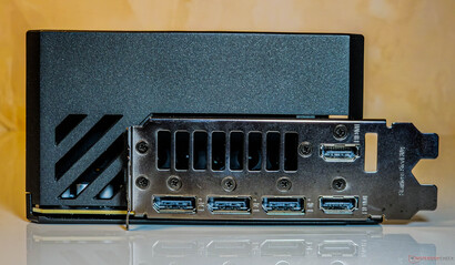 Ports: 2x DisplayPort 2.1b-out, 2x HDMI 2.1b-out