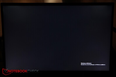 Visible but not annoying backlight bleeding along the edges