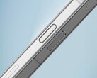 The "Honor Magic8" up against an "iPhone 17". (Image source: Factory Manager is Guan via Weibo)