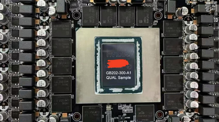 The RTX 5090's GB202 GPU, surrounded by GDDR7 modules. (Image source: Chiphell)