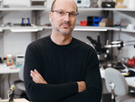 Andy Rubin seems to have investors in the palm of his hand. (Source: Essential)