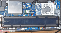 A view of the 45 Wh 3-cell internal battery