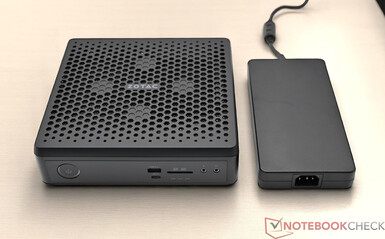 Zotac Zbox Magnus EN374070 with power supply (19.5 V; 16.9 A)