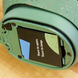 The Fairbuds XL's battery can be swapped out easily. (Image source: iFixit)