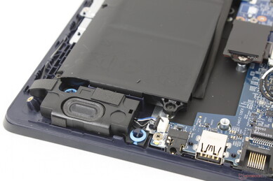 Stereo (2x 2 W) speakers near front corners