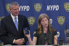 NY Mayor Bill de Blasio with NYPD deputy commissioner for IT, Jessica Tisch. (Source: NY Post)