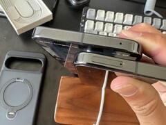 Pixel 10 Pro XL with SIM slot sent to US customer after RMA. (Image source: crocsnosockz on Reddit)