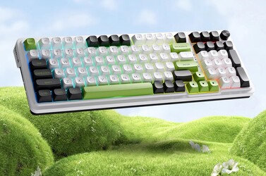 Redragon K686 Pro Max green and white mechanical keyboard