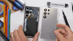 The Galaxy S24 Ultra mid-teardown. (Source: JerryRigEverything via YouTube)