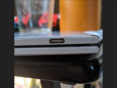 The flaw in the Surface Duo's frame. (Source: Reddit)