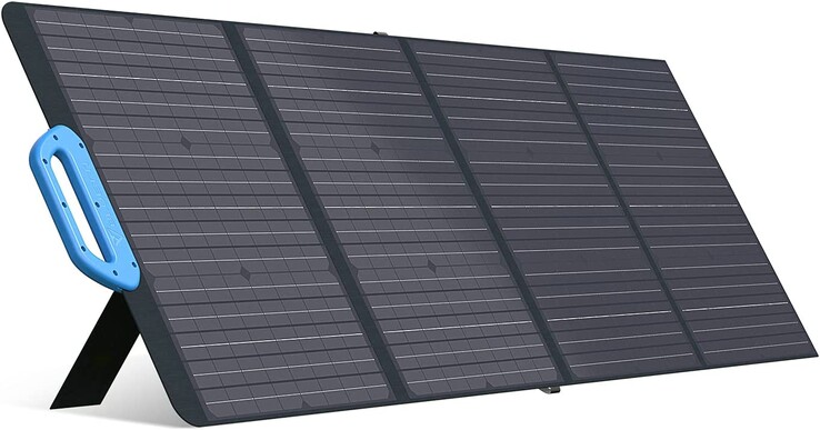 The SuperBase Pro 2000 comes with either this solar panel...