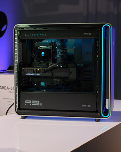 There is up to 450 mm of internal space for GPU upgrades in the Area-51 PC. (Image source: Alienware)