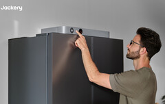 The Jackery FridgeGuard has a small LCD screen