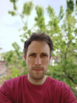 Selfie with the Poco M7 Pro
